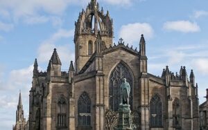 Royal Elegance Shines at St. Giles Cathedral: Catherine and William Steal the Show